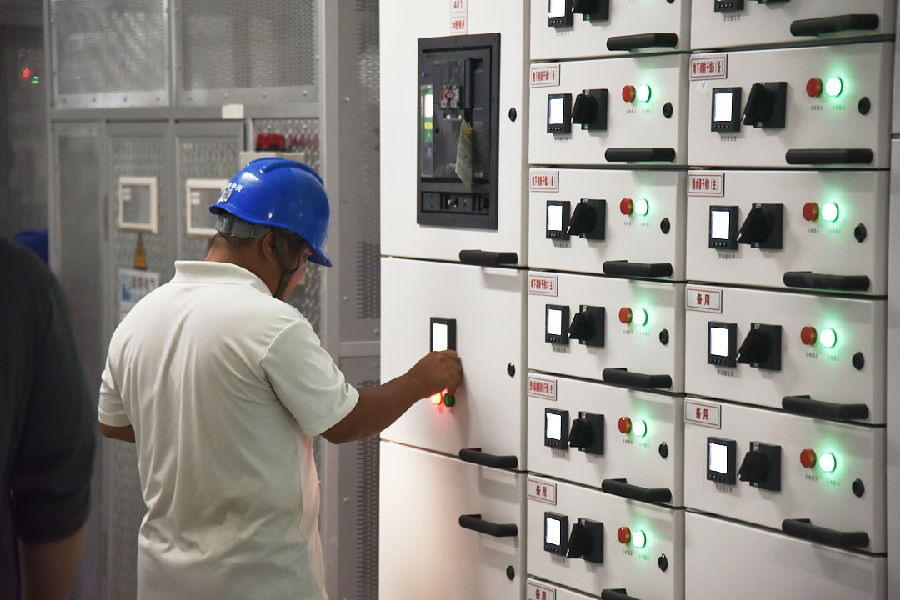 祝賀國(guó)電中興電力集團(tuán)承建中國(guó)人