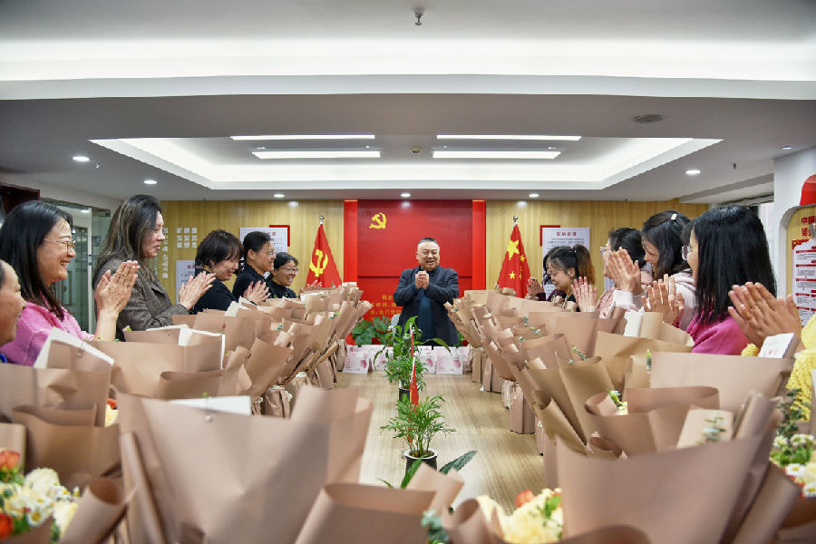 詩(shī)情花藝間 優(yōu)雅伴笑顏 | 三