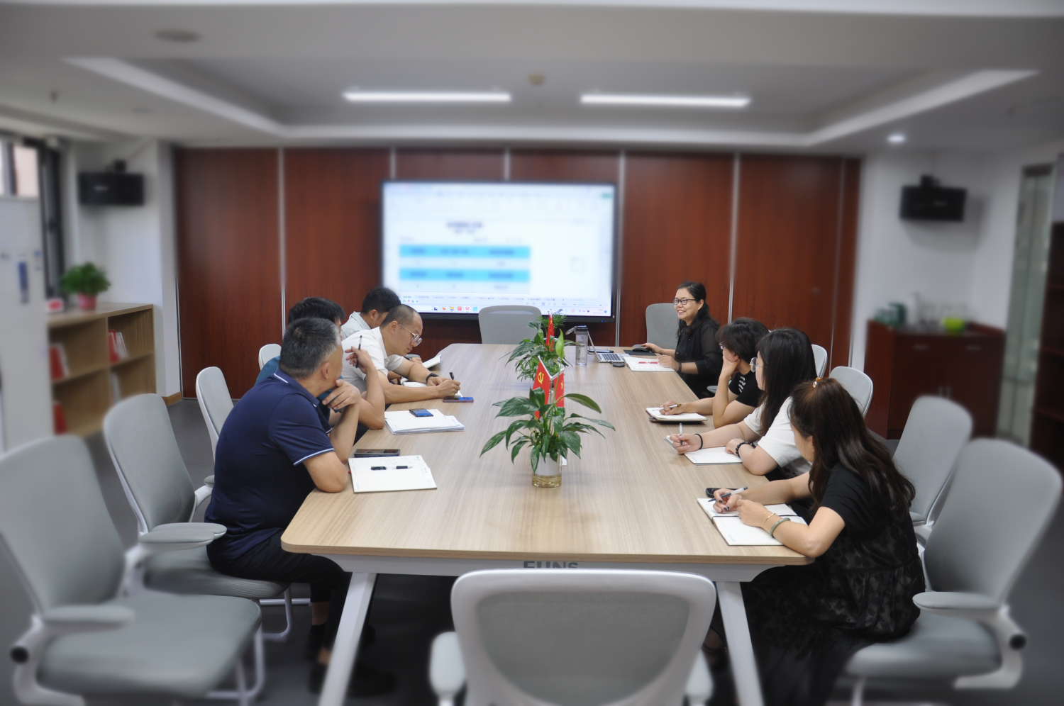 部門(mén)協(xié)同聯(lián)動(dòng)，共促降本增效